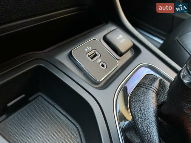 Сірий Джип Cherokee, об'ємом двигуна 2.36 л та пробігом 150 тис. км за 16600 $, фото 89 на Automoto.ua