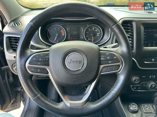 Сірий Джип Cherokee, об'ємом двигуна 3.24 л та пробігом 130 тис. км за 15999 $, фото 12 на Automoto.ua
