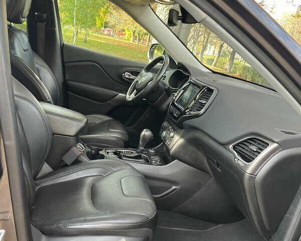 Серый Джип Чероки, объемом двигателя 3.24 л и пробегом 108 тыс. км за 19500 $, фото 13 на Automoto.ua