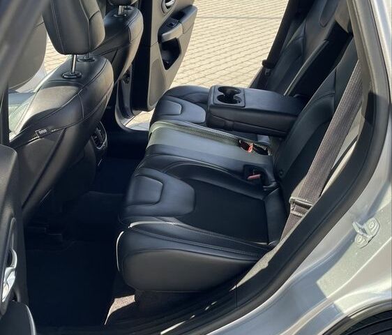 Серый Джип Чероки, объемом двигателя 2.4 л и пробегом 221 тыс. км за 16999 $, фото 5 на Automoto.ua