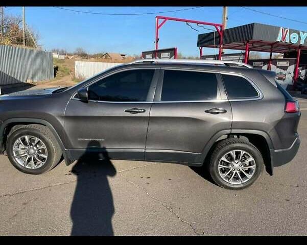Сірий Джип Cherokee, об'ємом двигуна 2 л та пробігом 76 тис. км за 14900 $, фото 2 на Automoto.ua