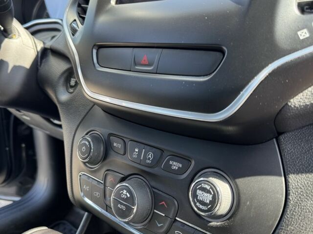 Сірий Джип Cherokee, об'ємом двигуна 2.4 л та пробігом 112 тис. км за 20700 $, фото 16 на Automoto.ua