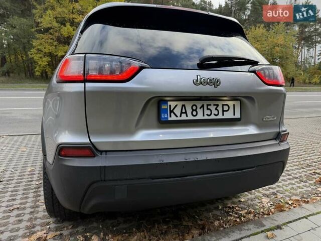 Джип Чероки 2018 в Киеве на Automoto.ua Серый Джип Чероки, объемом двигателя 2.36 л и пробегом 120 тыс. км за 15900 $, фото 8 на Automoto.ua
