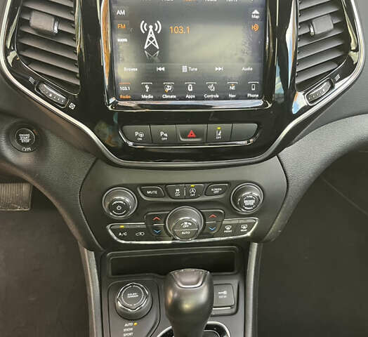 Серый Джип Чероки, объемом двигателя 3.24 л и пробегом 107 тыс. км за 19500 $, фото 29 на Automoto.ua