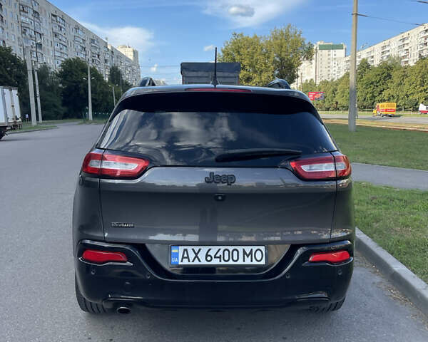 Серый Джип Чероки, объемом двигателя 2.36 л и пробегом 230 тыс. км за 13950 $, фото 7 на Automoto.ua