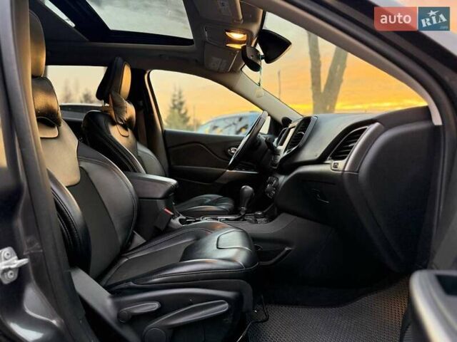 Сірий Джип Cherokee, об'ємом двигуна 2.36 л та пробігом 96 тис. км за 15900 $, фото 25 на Automoto.ua