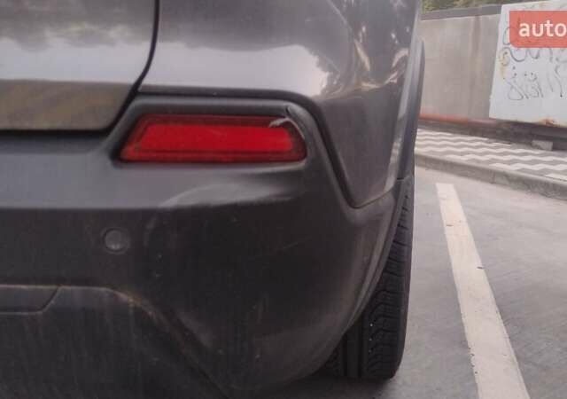 Джип Чероки 2018 в Киеве на Automoto.ua Серый Джип Чероки, объемом двигателя 3.2 л и пробегом 103 тыс. км за 17500 $, фото 10 на Automoto.ua