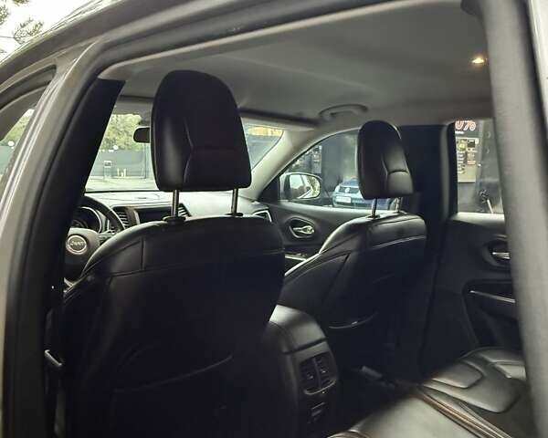 Сірий Джип Cherokee, об'ємом двигуна 3.24 л та пробігом 113 тис. км за 19000 $, фото 8 на Automoto.ua