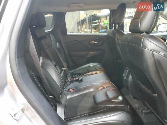 Серый Джип Чероки, объемом двигателя 2.4 л и пробегом 115 тыс. км за 11820 $, фото 10 на Automoto.ua