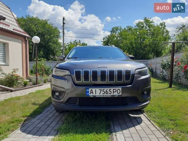 Серый Джип Чероки, объемом двигателя 2.36 л и пробегом 173 тыс. км за 16500 $, фото 1 на Automoto.ua