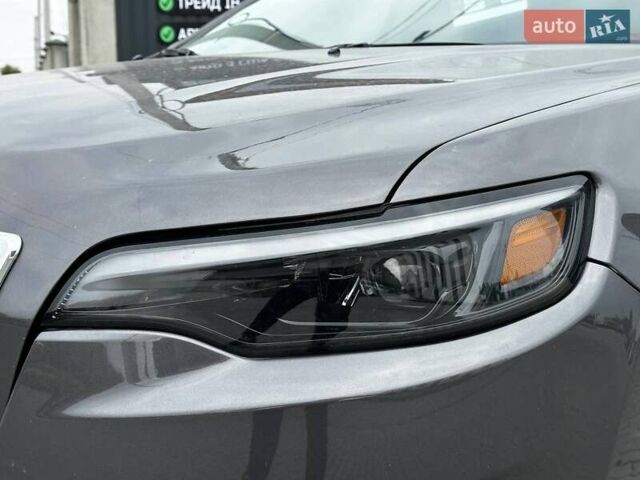 Сірий Джип Cherokee, об'ємом двигуна 3.24 л та пробігом 141 тис. км за 16799 $, фото 2 на Automoto.ua
