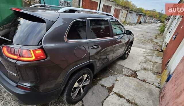 Джип Cherokee 2018 у Рівному на Automoto.ua Сірий Джип Cherokee, об'ємом двигуна 3.24 л та пробігом 150 тис. км за 19800 $, фото 9 на Automoto.ua