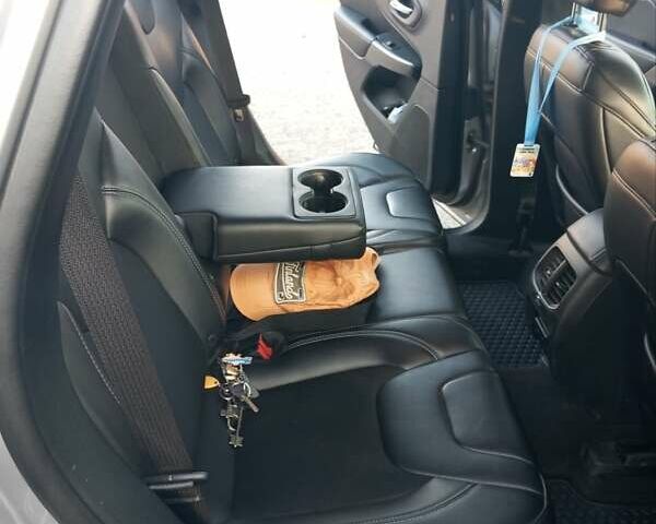 Серый Джип Чероки, объемом двигателя 2.36 л и пробегом 90 тыс. км за 18500 $, фото 8 на Automoto.ua