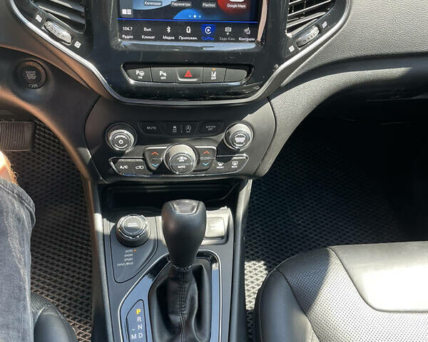 Сірий Джип Cherokee, об'ємом двигуна 3.2 л та пробігом 112 тис. км за 23800 $, фото 12 на Automoto.ua