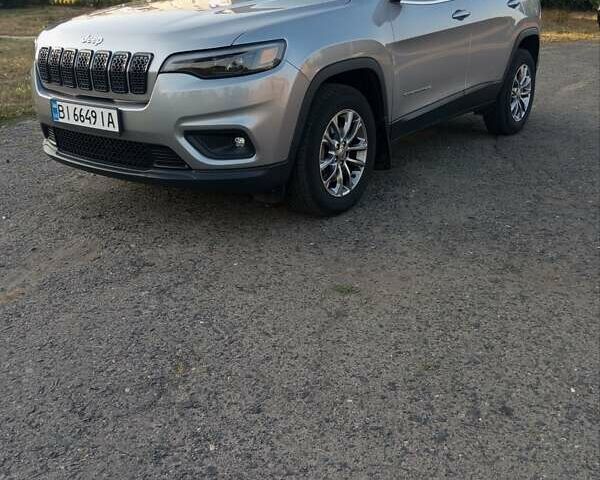 Серый Джип Чероки, объемом двигателя 2.36 л и пробегом 90 тыс. км за 18500 $, фото 2 на Automoto.ua