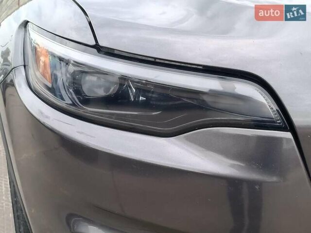 Серый Джип Чероки, объемом двигателя 2.4 л и пробегом 55 тыс. км за 17490 $, фото 3 на Automoto.ua