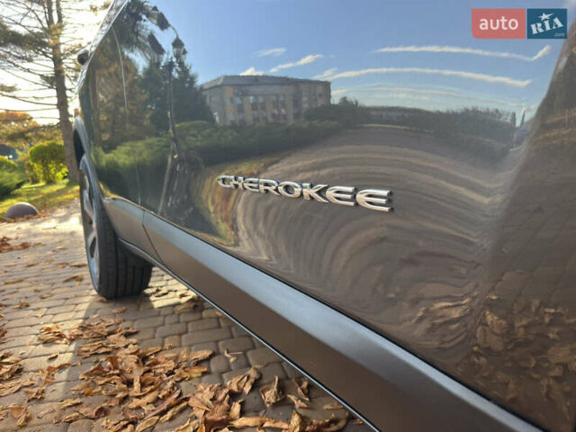 Серый Джип Чероки, объемом двигателя 3.24 л и пробегом 108 тыс. км за 19500 $, фото 45 на Automoto.ua