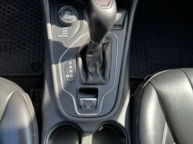 Сірий Джип Cherokee, об'ємом двигуна 2.4 л та пробігом 112 тис. км за 20700 $, фото 12 на Automoto.ua