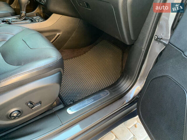 Сірий Джип Cherokee, об'ємом двигуна 2.36 л та пробігом 150 тис. км за 16600 $, фото 82 на Automoto.ua