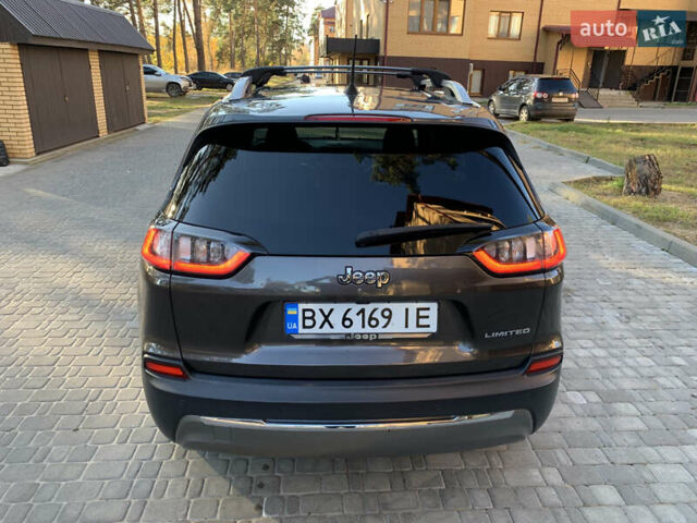 Сірий Джип Cherokee, об'ємом двигуна 2.36 л та пробігом 150 тис. км за 16600 $, фото 5 на Automoto.ua