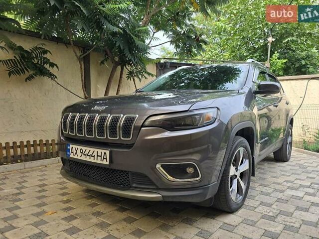 Серый Джип Чероки, объемом двигателя 2.4 л и пробегом 113 тыс. км за 15999 $, фото 1 на Automoto.ua