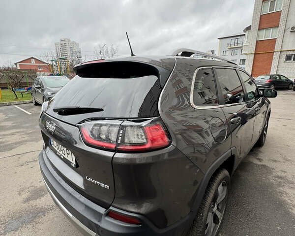 Серый Джип Чероки, объемом двигателя 2.36 л и пробегом 156 тыс. км за 17500 $, фото 12 на Automoto.ua