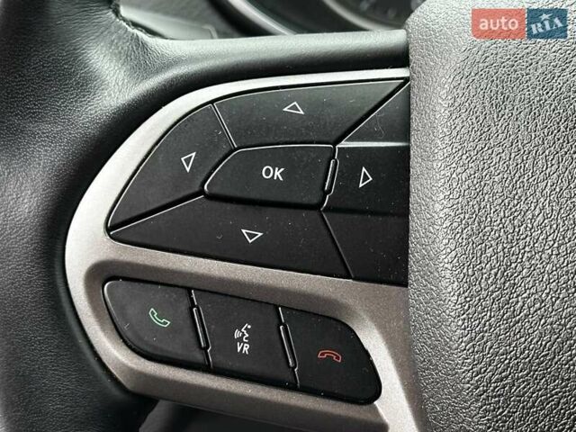 Сірий Джип Cherokee, об'ємом двигуна 3.24 л та пробігом 141 тис. км за 16799 $, фото 21 на Automoto.ua