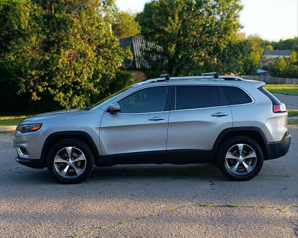 Серый Джип Чероки, объемом двигателя 3.2 л и пробегом 234 тыс. км за 15499 $, фото 2 на Automoto.ua