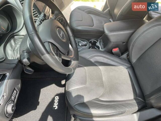 Серый Джип Чероки, объемом двигателя 1.99 л и пробегом 70 тыс. км за 16500 $, фото 7 на Automoto.ua