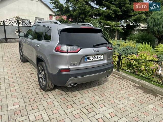 Серый Джип Чероки, объемом двигателя 1.99 л и пробегом 70 тыс. км за 16500 $, фото 2 на Automoto.ua