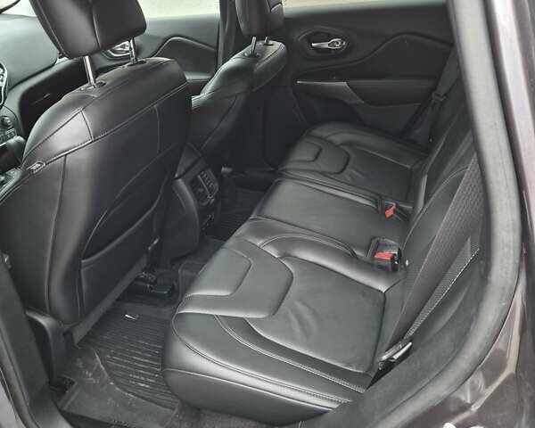 Серый Джип Чероки, объемом двигателя 3.24 л и пробегом 182 тыс. км за 15600 $, фото 15 на Automoto.ua