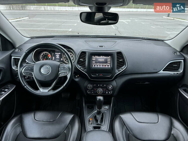 Серый Джип Чероки, объемом двигателя 3.24 л и пробегом 103 тыс. км за 16999 $, фото 25 на Automoto.ua