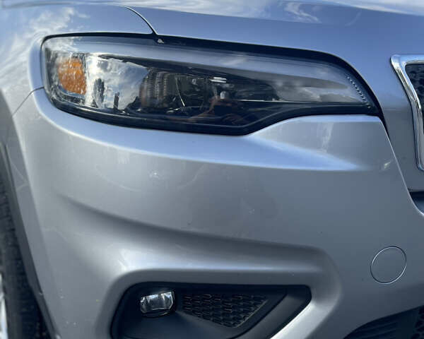 Серый Джип Чероки, объемом двигателя 3.24 л и пробегом 119 тыс. км за 14399 $, фото 3 на Automoto.ua