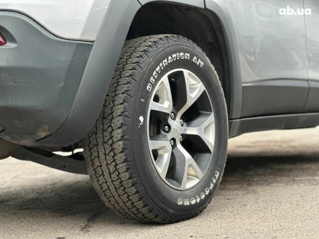 Серый Джип Чероки, объемом двигателя 2.4 л и пробегом 152 тыс. км за 15490 $, фото 10 на Automoto.ua