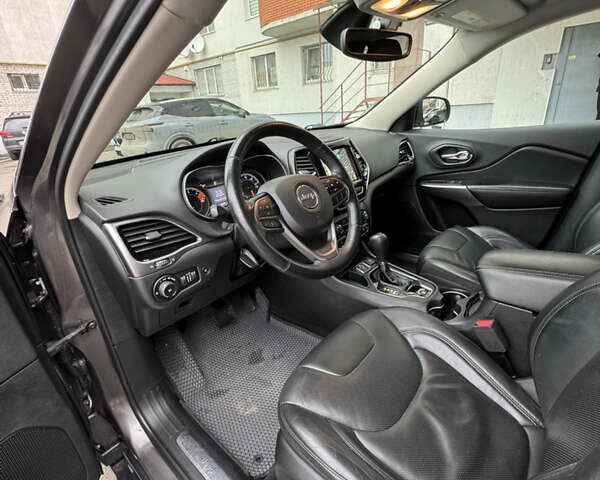 Серый Джип Чероки, объемом двигателя 2.36 л и пробегом 156 тыс. км за 17500 $, фото 10 на Automoto.ua