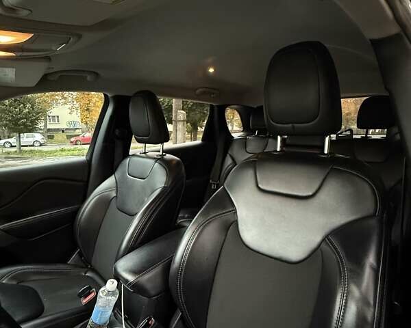 Сірий Джип Cherokee, об'ємом двигуна 3.24 л та пробігом 113 тис. км за 19000 $, фото 6 на Automoto.ua