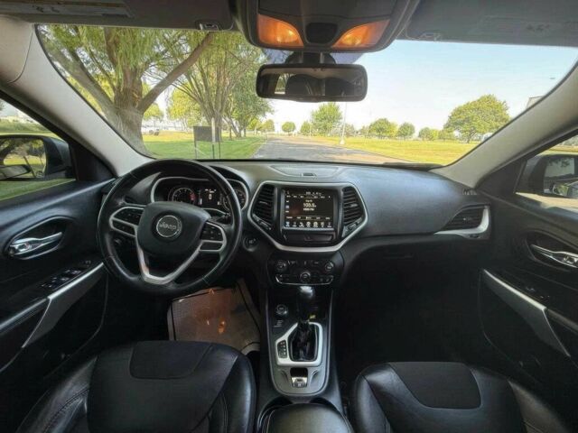 Сірий Джип Cherokee, об'ємом двигуна 2.4 л та пробігом 63 тис. км за 8300 $, фото 10 на Automoto.ua