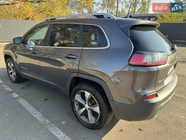 Серый Джип Чероки, объемом двигателя 3.24 л и пробегом 127 тыс. км за 22000 $, фото 1 на Automoto.ua