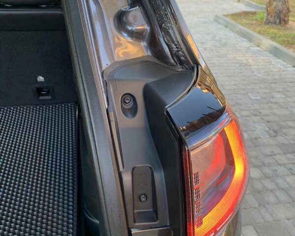 Сірий Джип Cherokee, об'ємом двигуна 2.36 л та пробігом 150 тис. км за 16600 $, фото 32 на Automoto.ua