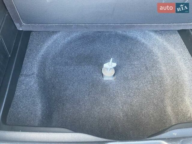 Серый Джип Чероки, объемом двигателя 2.36 л и пробегом 100 тыс. км за 18000 $, фото 19 на Automoto.ua