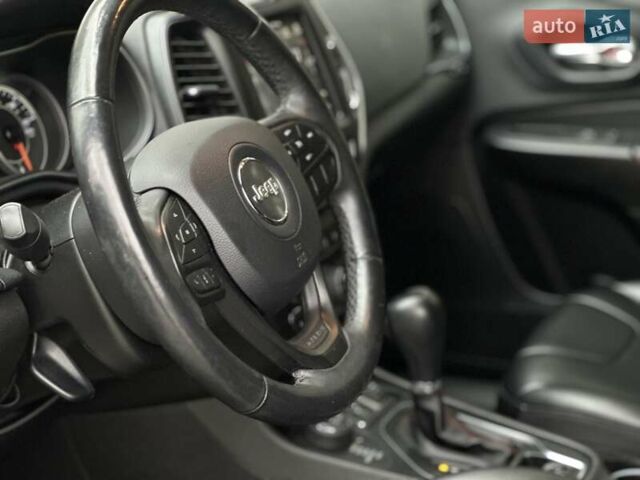 Сірий Джип Cherokee, об'ємом двигуна 1.99 л та пробігом 78 тис. км за 22500 $, фото 17 на Automoto.ua