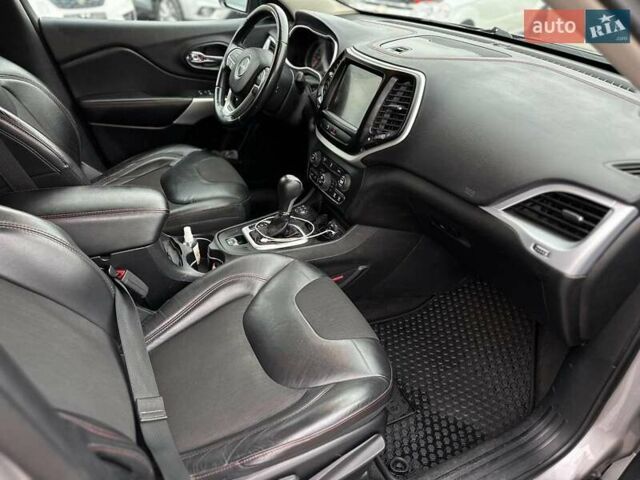 Серый Джип Чероки, объемом двигателя 2.4 л и пробегом 152 тыс. км за 15490 $, фото 22 на Automoto.ua