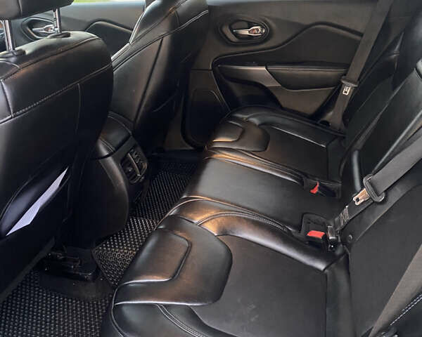 Серый Джип Чероки, объемом двигателя 2.36 л и пробегом 176 тыс. км за 16200 $, фото 19 на Automoto.ua