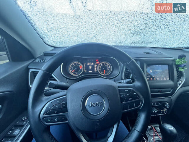 Сірий Джип Cherokee, об'ємом двигуна 2.36 л та пробігом 82 тис. км за 15999 $, фото 5 на Automoto.ua