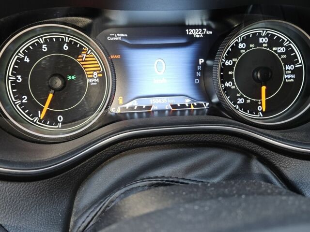 Джип Cherokee 2018 у Рівному на Automoto.ua Сірий Джип Cherokee, об'ємом двигуна 3.2 л та пробігом 150 тис. км за 18700 $, фото 3 на Automoto.ua