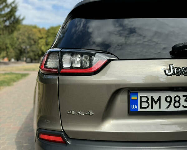 Сірий Джип Cherokee, об'ємом двигуна 3.24 л та пробігом 92 тис. км за 16500 $, фото 6 на Automoto.ua