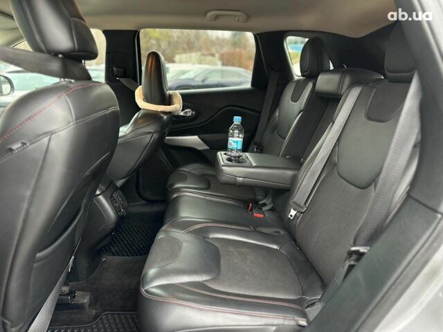 Серый Джип Чероки, объемом двигателя 2.4 л и пробегом 152 тыс. км за 15490 $, фото 14 на Automoto.ua