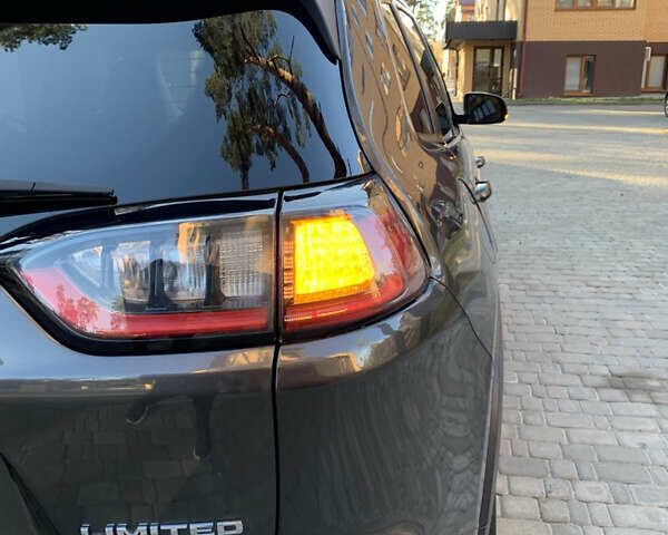 Сірий Джип Cherokee, об'ємом двигуна 2.36 л та пробігом 150 тис. км за 16600 $, фото 27 на Automoto.ua
