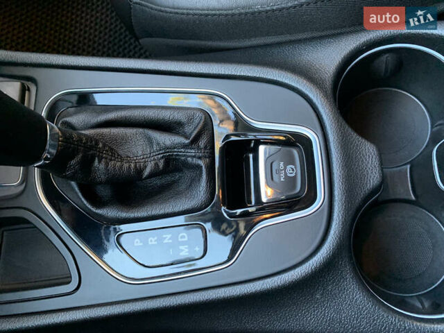 Сірий Джип Cherokee, об'ємом двигуна 2.36 л та пробігом 150 тис. км за 16600 $, фото 69 на Automoto.ua