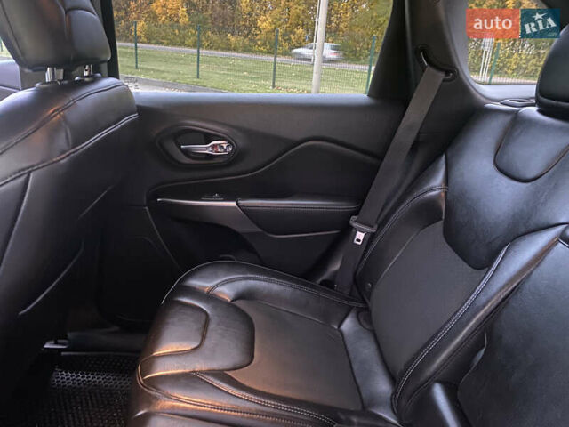 Серый Джип Чероки, объемом двигателя 2.36 л и пробегом 176 тыс. км за 16200 $, фото 33 на Automoto.ua